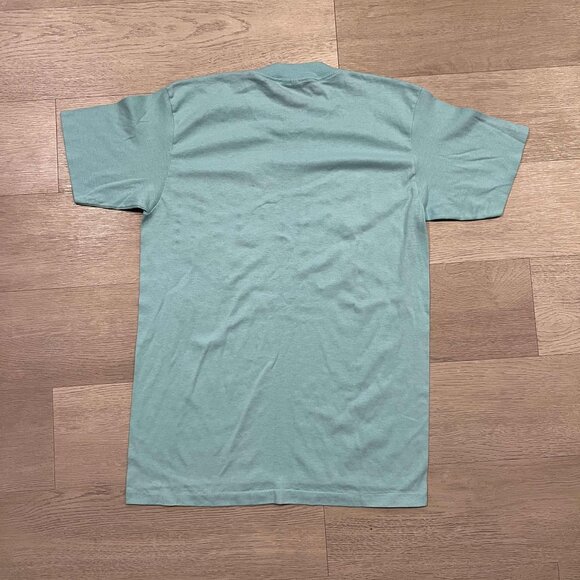 Vintage Single Stitch "A Bad Day At The Beach Is Better Than A Good Day At Work - Picture 5 of 5